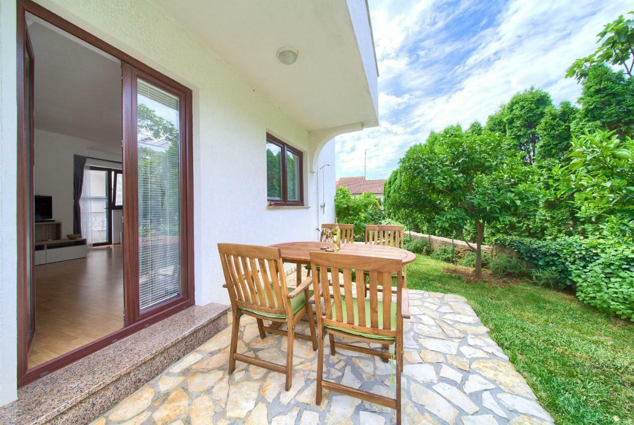 Apartments Stolfa Đảo Krk Ngoại thất bức ảnh